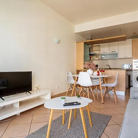 Charming And Centrally Located In Sunny By Lisbeyond